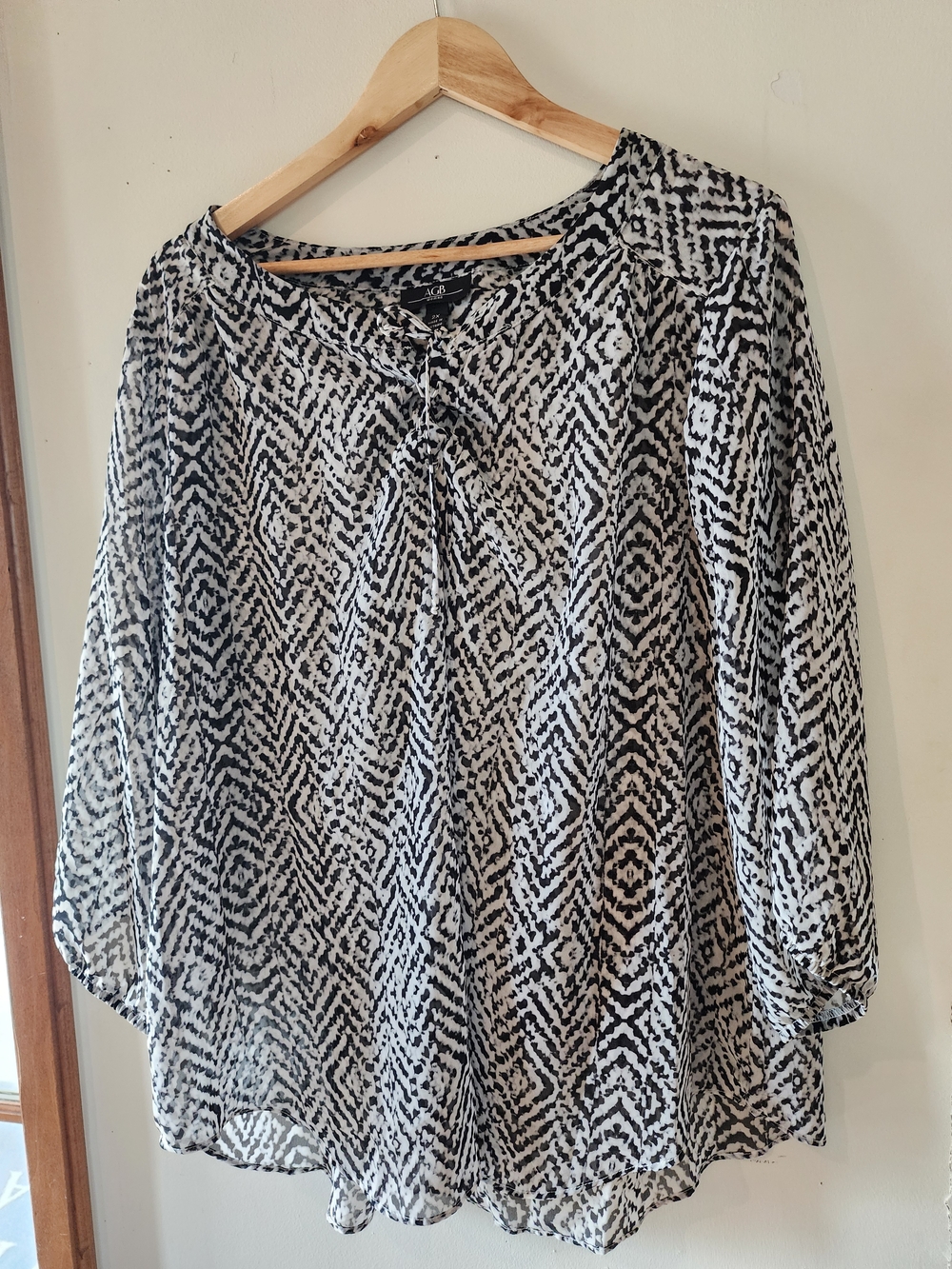 AGB Black and White Geometric Print Blouse